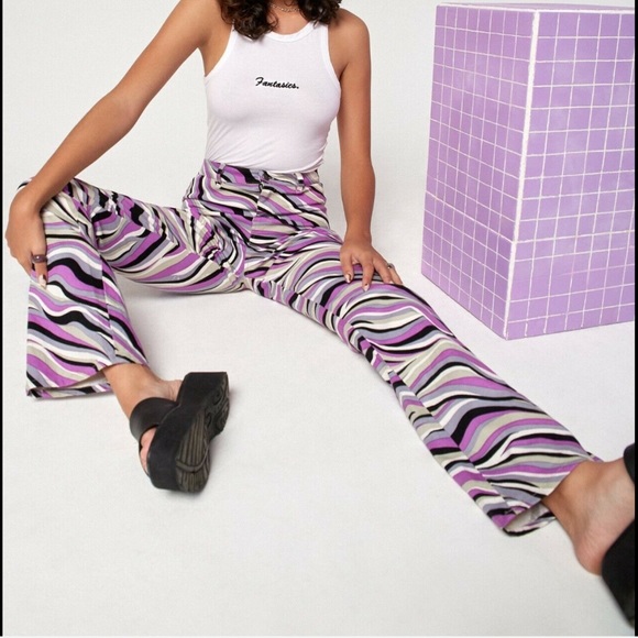MOTEL ROCKS Zoven Trousers in 60s Abstract Purple Swirl Kick Flare - Picture 3 of 10